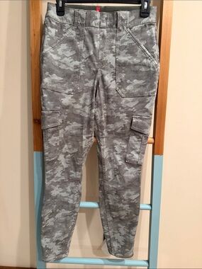 SPANX woman’s Gray Camouflage Cargo Pants